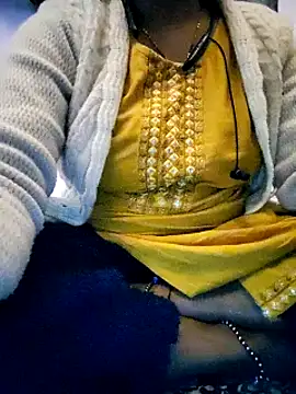 Snapshot of lovelyruhi chatting on 01.13.25 lovelyruhi online show from 01.13.25