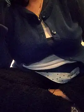 Snapshot of lovelyruhi chatting on 01.15.25 lovelyruhi online show from 01.15.25