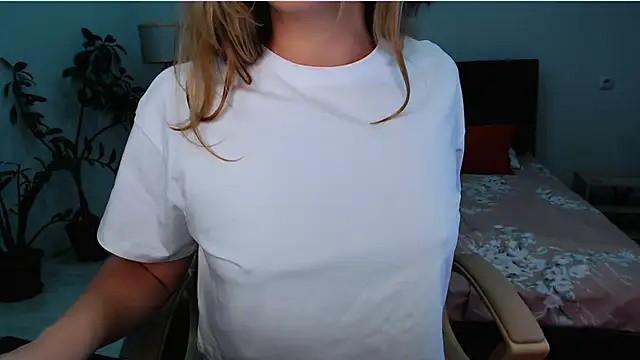 NaughtyNylonFeet online show from 02.05.25