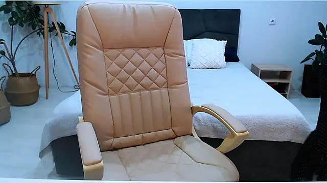 NaughtyNylonFeet online show from 10.08.25