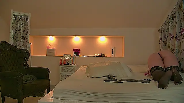 Snapshot of KeiraDark chatting on 11.07.25 KeiraDark online show from 11.07.25