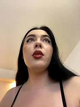 Snapshot of KeiraDark chatting on 11.23.25 KeiraDark online show from 11.23.25