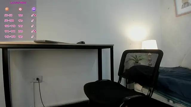 Snapshot of Caroline_dh chatting on 03.04.26 Caroline dh online show from 03.04.26