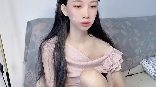 Snapshot of Lili-2 chatting on 05.03.26 Lili-2 online show from 05.03.26