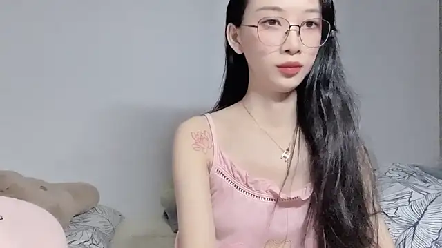 Snapshot of Lili-2 chatting on 06.02.26 Lili-2 online show from 06.02.26