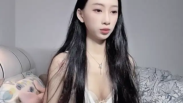 Snapshot of Lili-2 chatting on 06.08.26 Lili-2 online show from 06.08.26