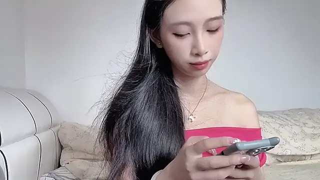 Snapshot of Lili-2 chatting on 06.29.26 Lili-2 online show from 06.29.26