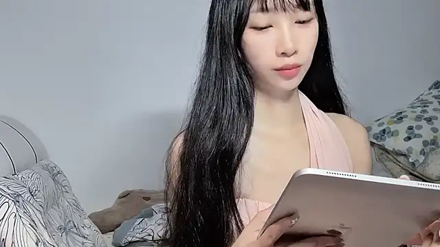 Snapshot of Lili-2 chatting on 07.18.26 Lili-2 online show from 07.18.26