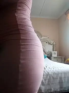 Feathergal69  online show from 09.20.25