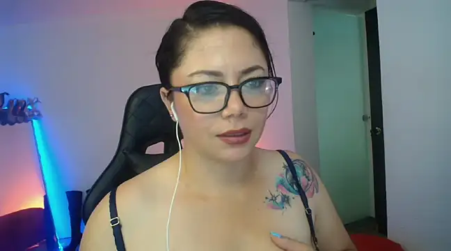 Snapshot of Madame_Shein_ chatting on 02.17.25 Madame Shein  online show from 02.17.25