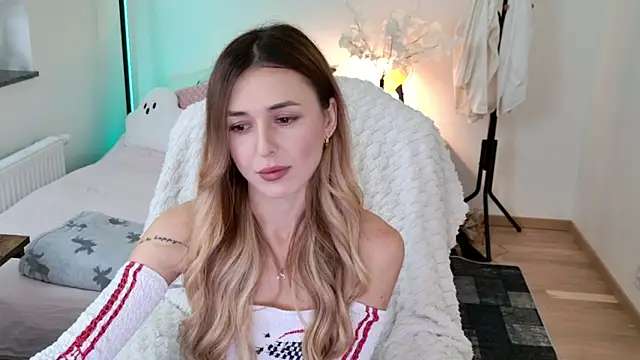 Sophie Enzo online show from 01.26.25