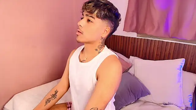 kiing azahell online show from 10.18.25