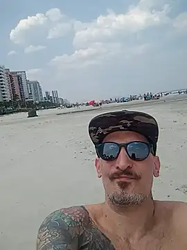 Snapshot of rolesexy chatting on 09.21.25 rolesexy online show from 09.21.25