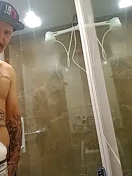 Snapshot of rolesexy chatting on 11.19.25 rolesexy online show from 11.19.25