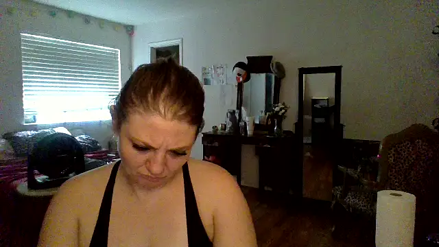 Snapshot of sophiarica chatting on 05.20.26 sophiarica online show from 05.20.26