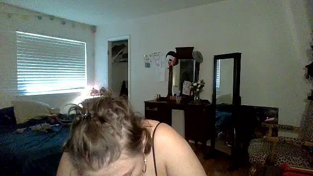 Snapshot of sophiarica chatting on 05.26.26 sophiarica online show from 05.26.26
