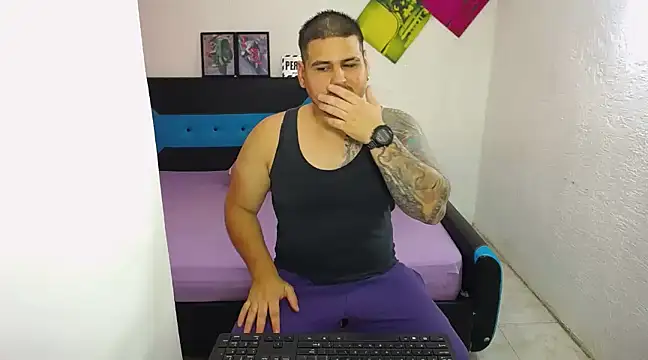 pitbullveryhot online show from 03.10.25