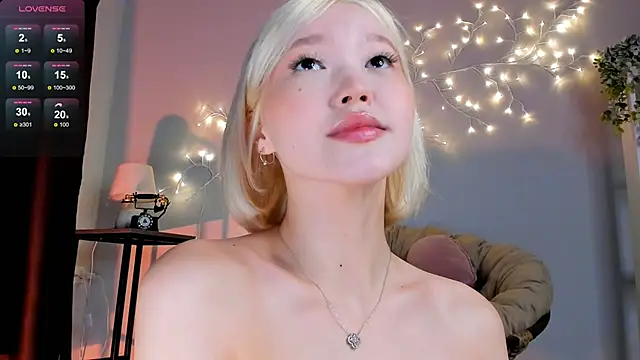 Snapshot of milli_sun_ chatting on 12.27.24 milli sun  online show from 12.27.24