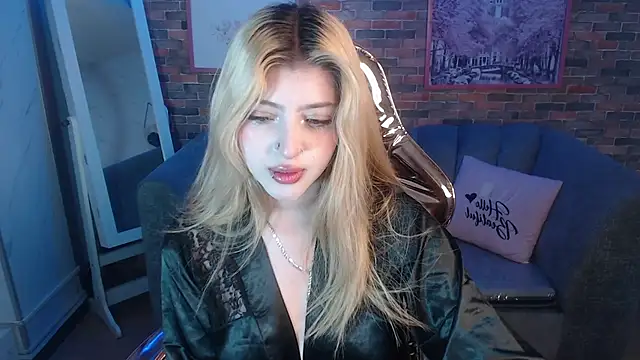 Kitty fox b online show from 01.07.25