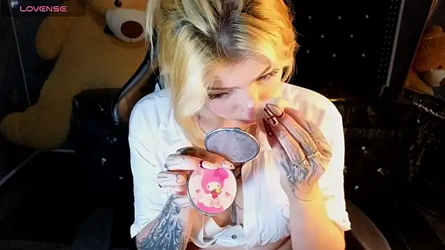 Kitty fox b online show from 02.26.26