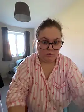 Snapshot of Tallulah-mae-xoxox chatting on 03.18.26 Tallulah-mae-xoxox online show from 03.18.26