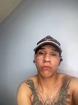 Snapshot of EduardoTitan97 chatting on 10.13.25 EduardoTitan97 online show from 10.13.25