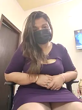 Snapshot of Archi-07 chatting on 03.21.25 Archi-07 online show from 03.21.25