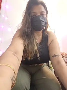 Snapshot of Archi-07 chatting on 10.02.25 Archi-07 online show from 10.02.25