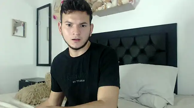 Latin Boy24 online show from 02.12.25