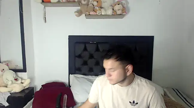 Latin Boy24 online show from 02.28.25