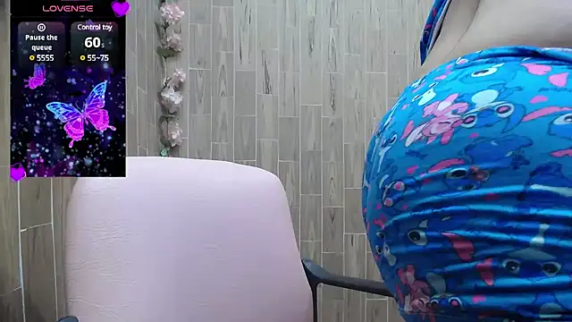 Snapshot of solyeria chatting on 03.20.25 solyeria online show from 03.20.25