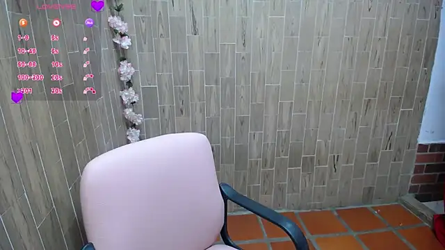 Snapshot of solyeria chatting on 09.10.25 solyeria online show from 09.10.25