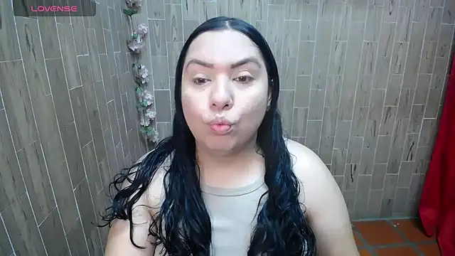 solyeria online show from 11.19.25