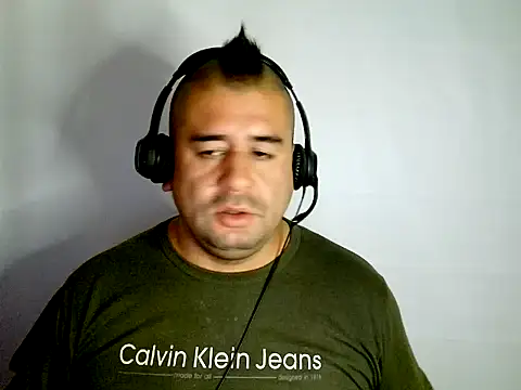 Snapshot of Joy2jordyson chatting on 11.15.25 Joy2jordyson online show from 11.15.25