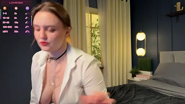 Lella Ryann  online show from 02.05.26