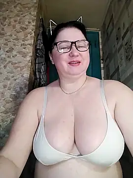 Snapshot of Holly-69 chatting on 03.04.26 Holly-69 online show from 03.04.26