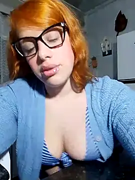 Snapshot of Bellatriz-horse chatting on 12.18.25 Bellatriz-horse online show from 12.18.25