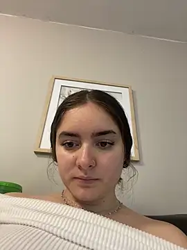 imlindapink online show from 03.18.25