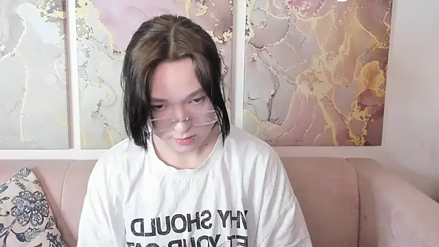 Snapshot of fiamoory chatting on 05.27.26 fiamoory online show from 05.27.26