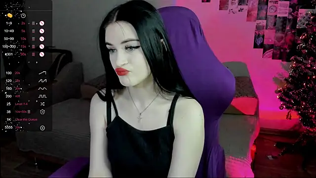 Molly Crystall online show from 01.15.25