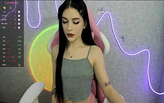 Molly Crystall online show from 03.02.26