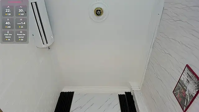 Snapshot of TOWERS21_ chatting on 01.08.25 TOWERS21 online show from 01.08.25