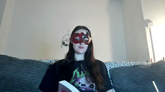 LexiSnowUK online show from 12.15.25