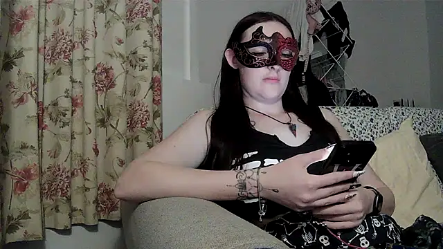 LexiSnowUK online show from 03.23.26