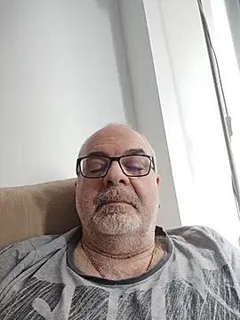 Satiro Sevilla online show from 02.19.26