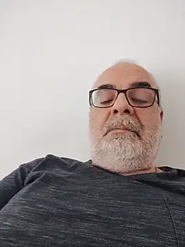 Satiro Sevilla online show from 03.25.26