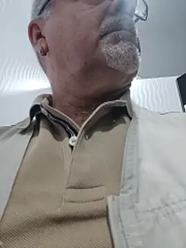 Satiro Sevilla online show from 05.17.26