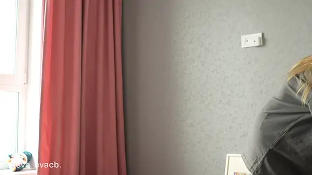 norakisses online show from 03.08.25