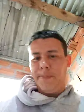 Snapshot of Mateus3040 chatting on 10.18.25 Mateus3040 online show from 10.18.25