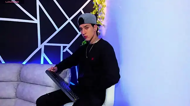 JUSTIN FULLER1 online show from 02.01.25